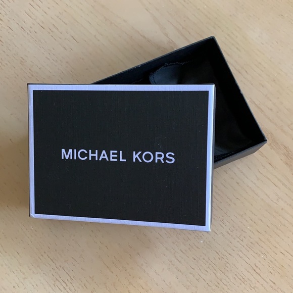 Michael Kors Card Case - Picture 10 of 10